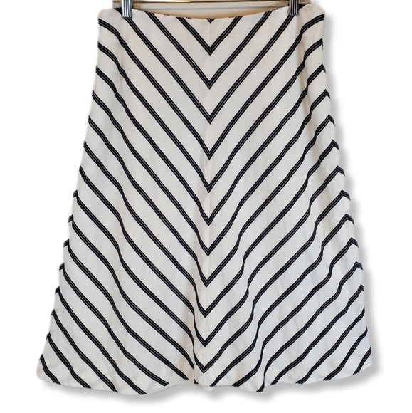 Talbots White Black Chevron Striped Linen A Line Skirt Size 12 Womens Office - Picture 1 of 9